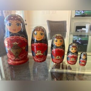 Matryoshka 🪆 Nesting Dolls